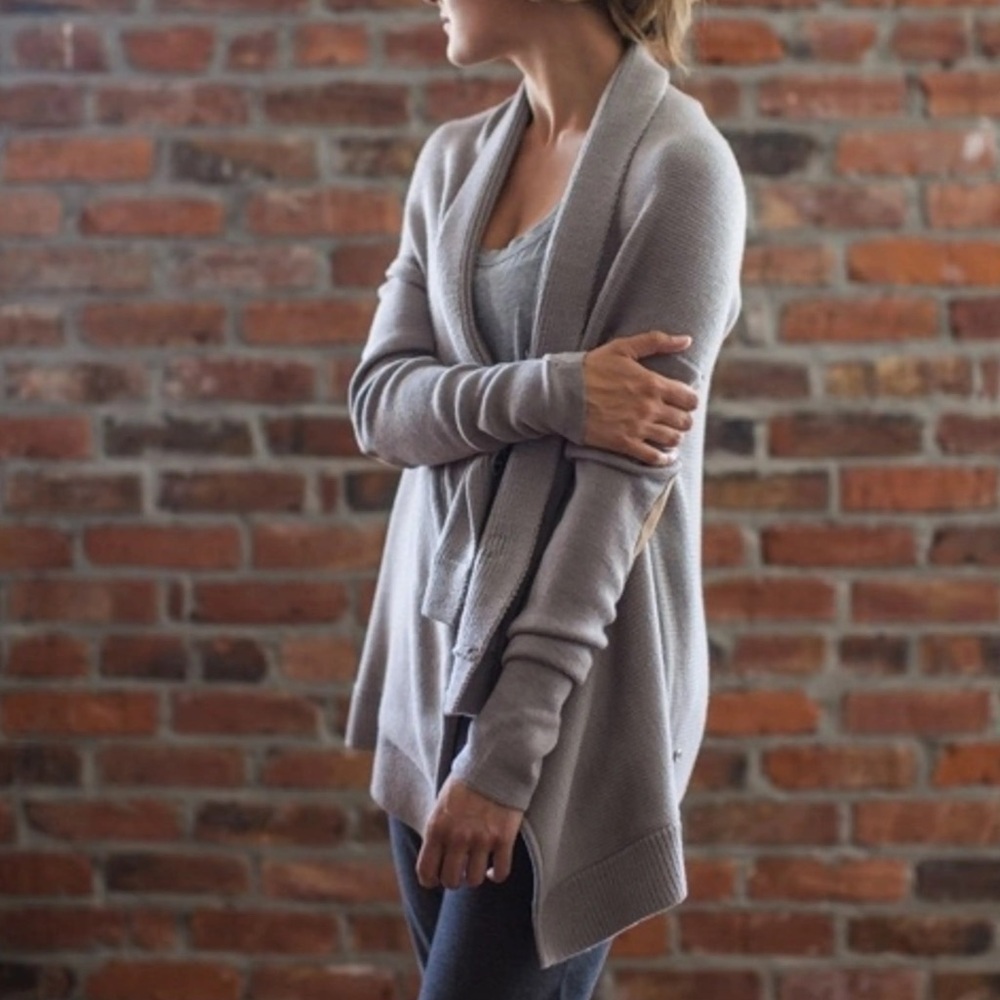 Lululemon Wrap it Up sweater- 100% merino wool Size 4-6